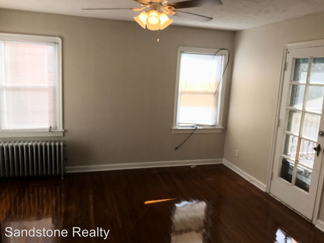 Primary Photo - 4 br, 2.5 bath House - 3582 Raymont Blvd