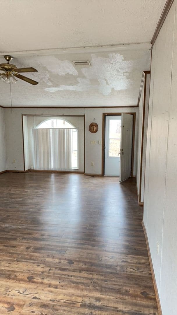 Building Photo - 502 Wagon Wheel Rd