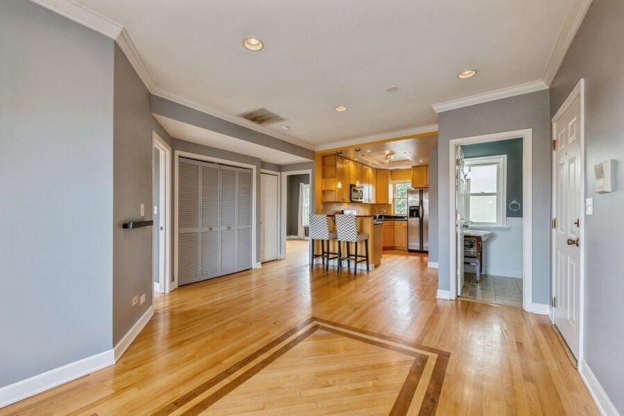 Foto principal - 1645 W Lunt Ave