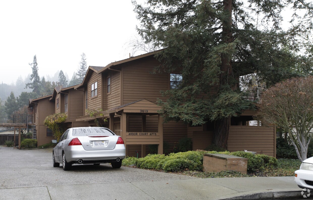 Foto principal - 3619 Bickerstaff Rd