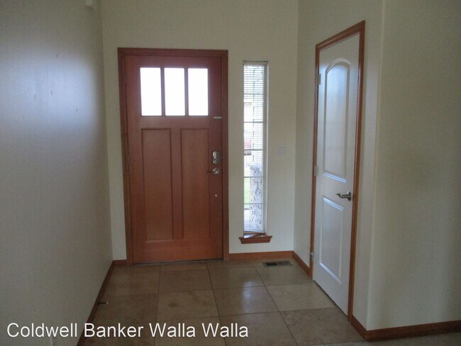 Foto del edificio - 3 br, 2 bath House - 330 Kathleen Place