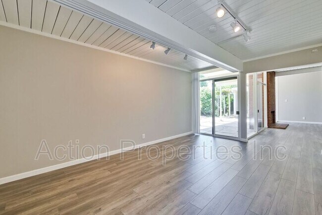 Building Photo - 2316 Greer Rd