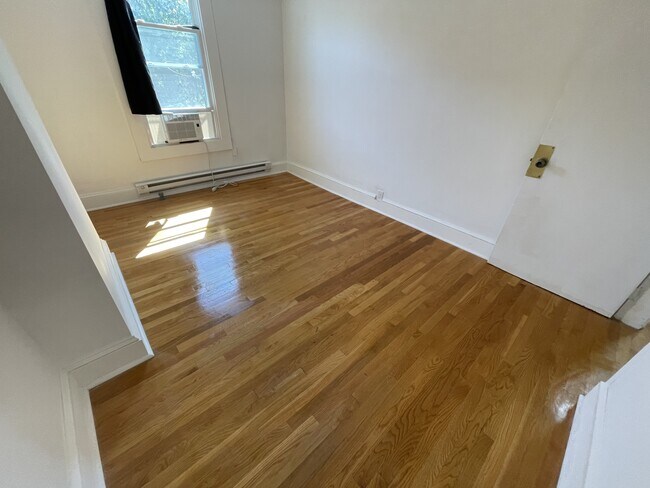 Foto del edificio - 682 Parker St
