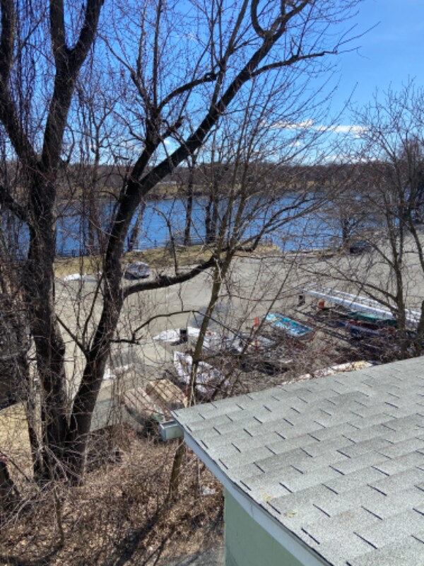 27 Oscar St Unit 3F, Holyoke, MA 01040 Room for Rent in Holyoke, MA