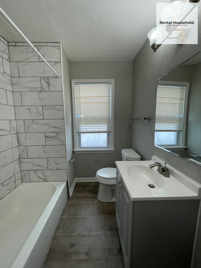 Foto del edificio - 3 Bedroom 1 Bath Bungalow Just $1300