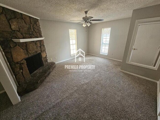 Foto del edificio - 3971 Wildwind Cove