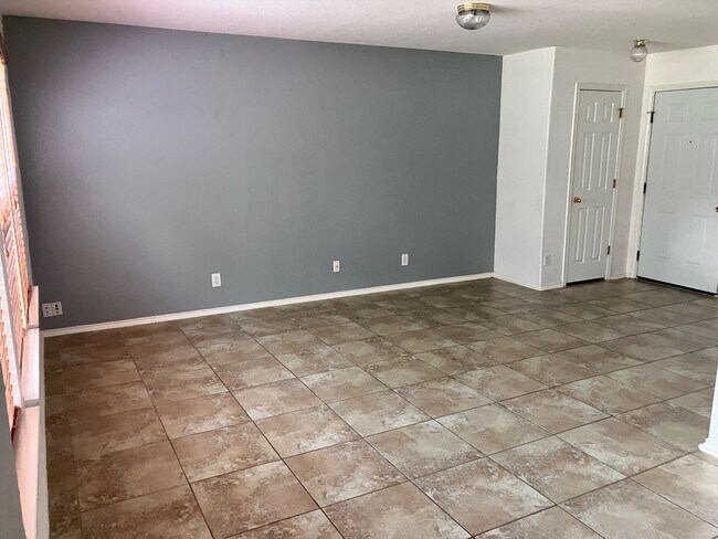 Building Photo - 6614 Buckhorn Cliff