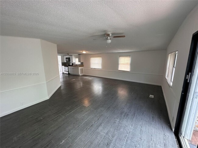 Building Photo - 3028 SW 50th St