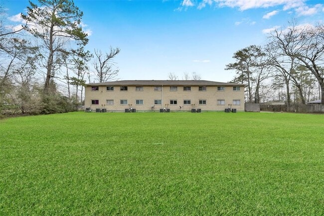 Building Photo - 14949 Hwy 105 W