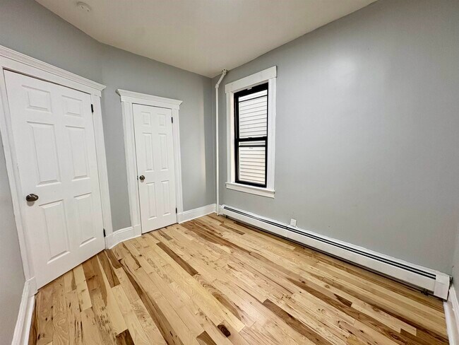 Foto del edificio - 136 W 25th St