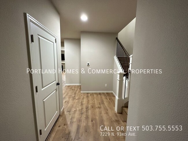 Building Photo - Beautiful Camas Home with 4-bedrooms + Lar...
