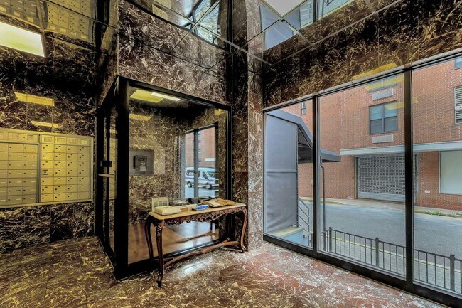 Foto del edificio - 9019 Wall St