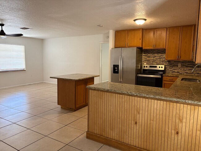Building Photo - 3099 Deltona Blvd
