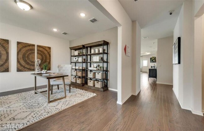 Building Photo - 4 br, 2 bath House - 5805 FANTAIL DR