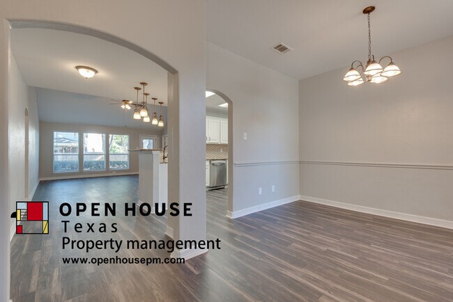 Building Photo - 6321 Pierce Arrow Dr, Arlington