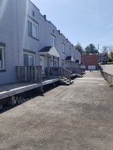 Building Photo - 200 Lewis St