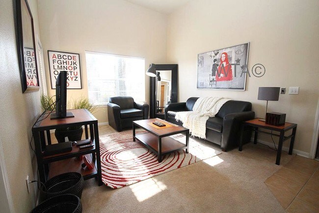 Building Photo - 3 bedroom in San Marcos TX 78666