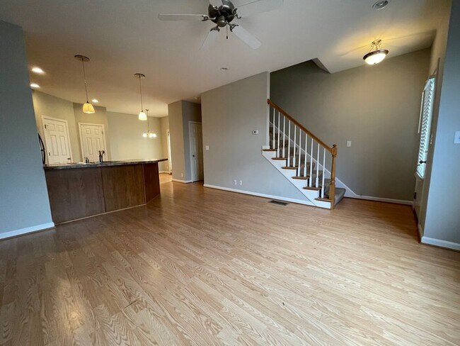 Foto del edificio - 2BD/2.5BA Townhome