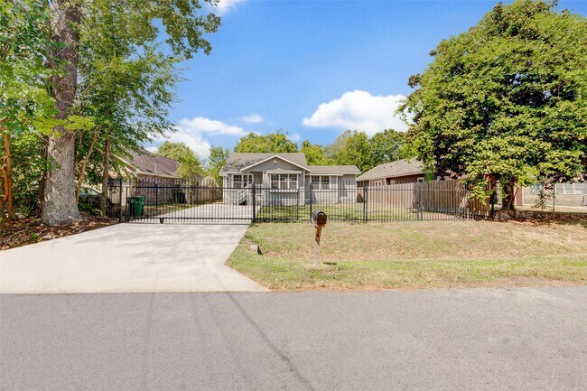 Foto del edificio - 8709 Knox St