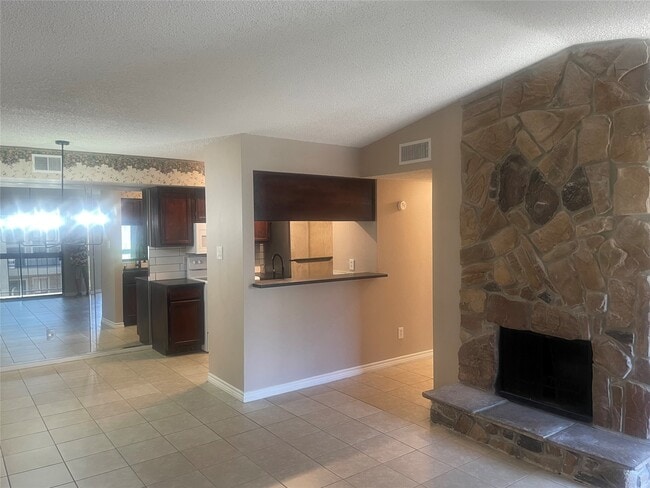 Foto del edificio - 17331 Red Oak Dr