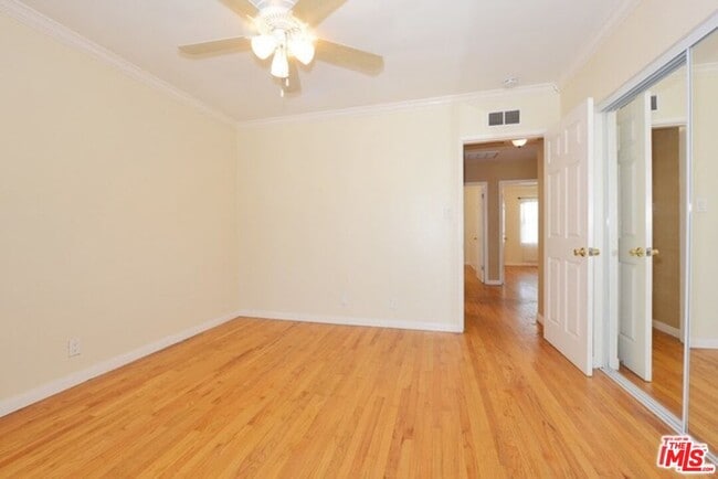 Building Photo - 5739 Simpson Ave
