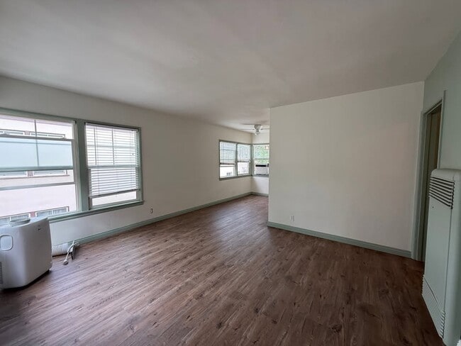Building Photo - 742 N Verdugo Rd