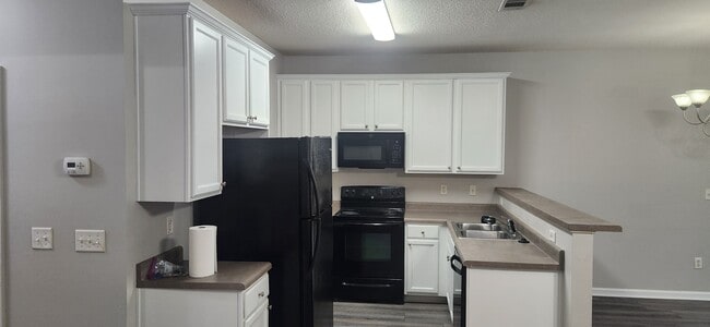 Building Photo - 7039 Chara Ln SW
