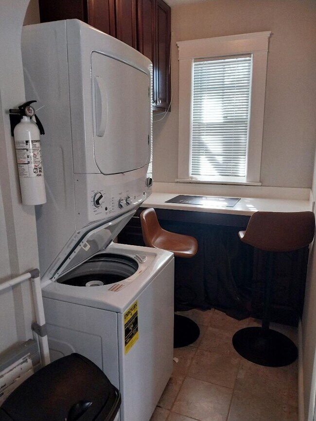 Foto del edificio - 129 Lyme St