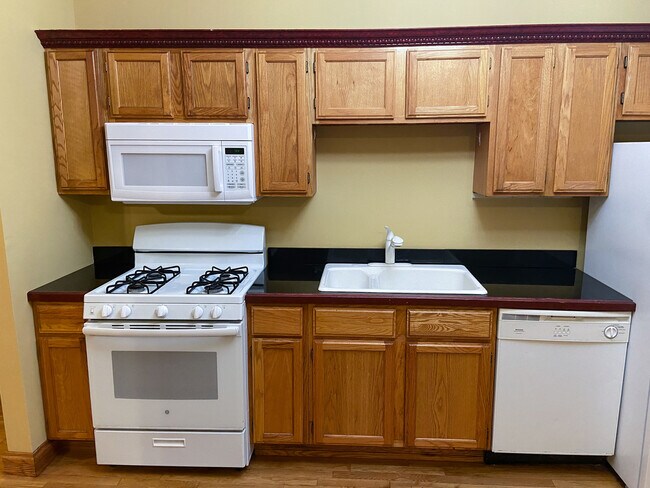 Building Photo - 4337 S Emerald Ave