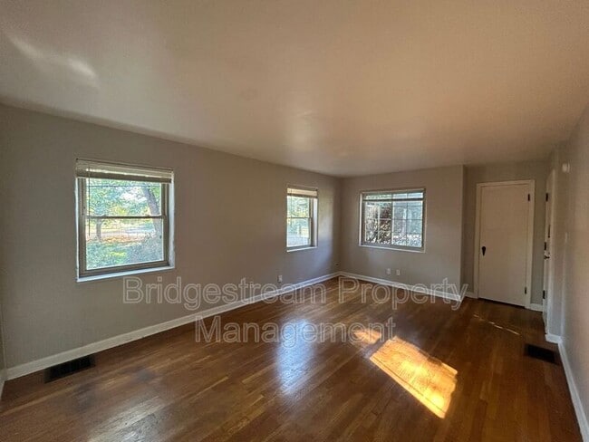 Foto del edificio - 1413 Old Ln Ave