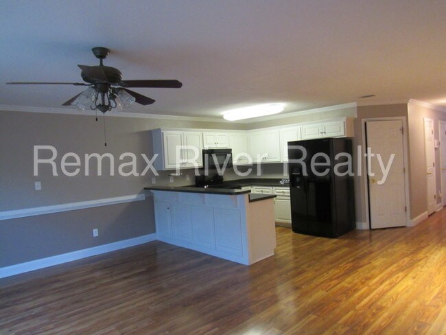 Building Photo - 2064 Reserve Ln