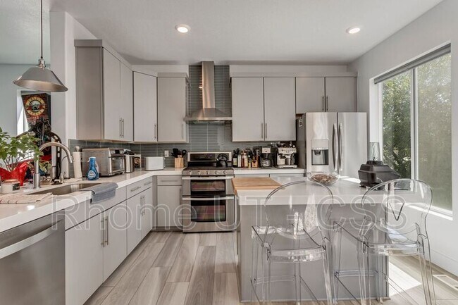Building Photo - 4703 S Hill House Cove