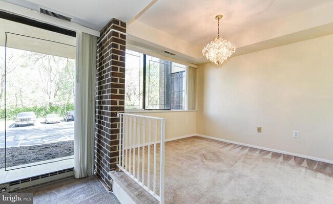 Foto del edificio - 2114 Bonnywood Ln