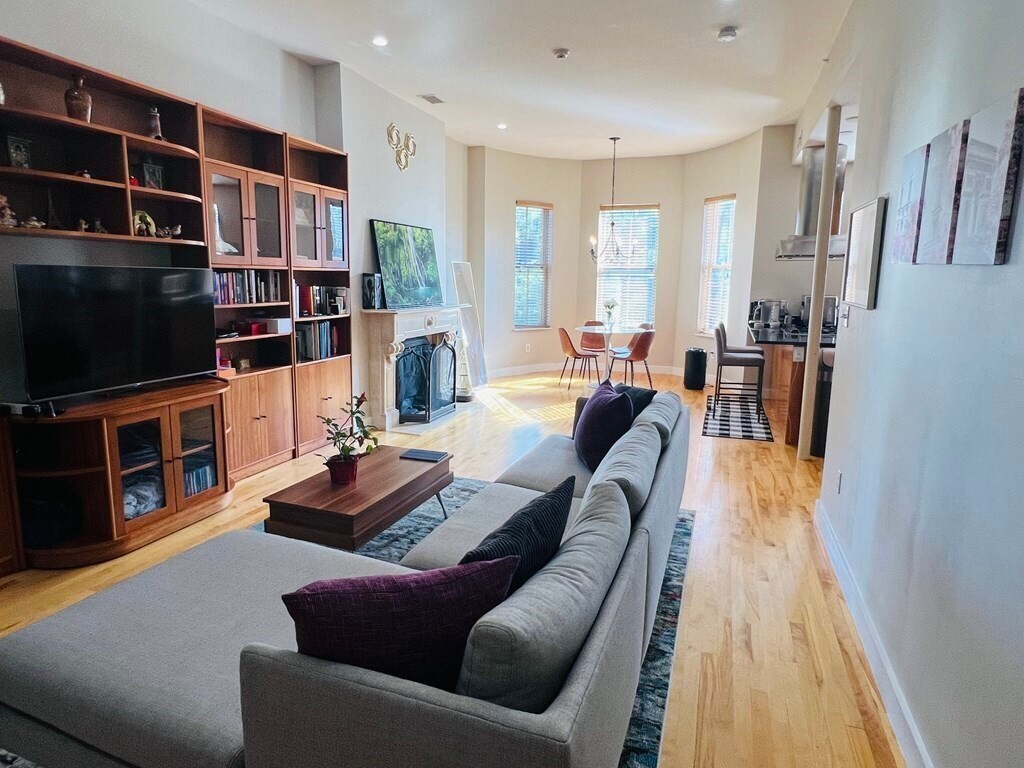 416 Massachusetts Ave Unit 2, Boston, MA 02118 Condo for Rent in