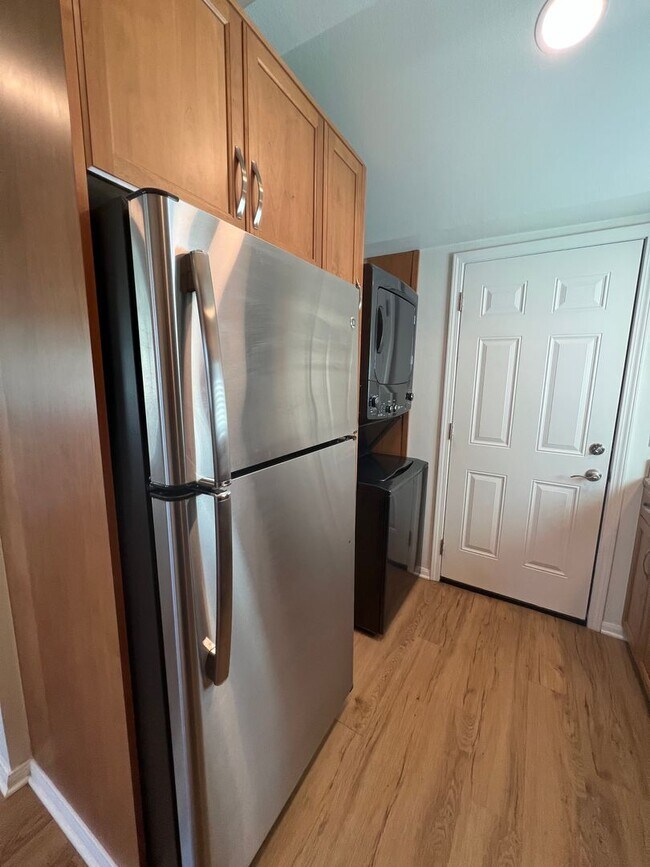 Building Photo - Charming, Open Concept, Single, Granada Hills ADU! Ready for Immediate Move-In!