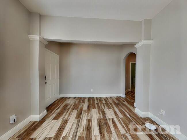 Foto del edificio - 243 Tower View Dr W