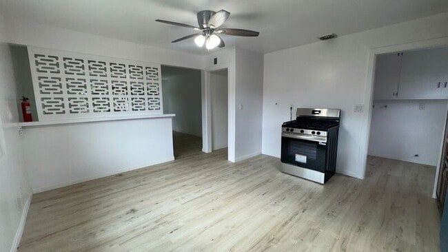 Foto del edificio - 10452 Ceres Ave