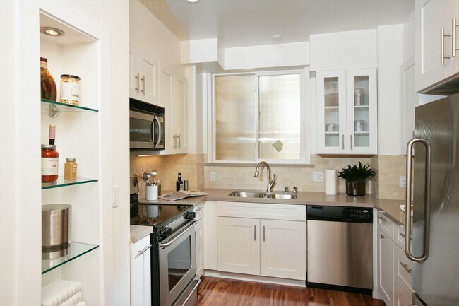 Foto del edificio - Prestigious Nob Hill Stunning Old Charm bu...