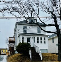 Building Photo - 9 Sinclair St