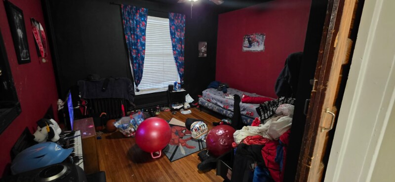 Foto del edificio - 994 Reaney Ave E