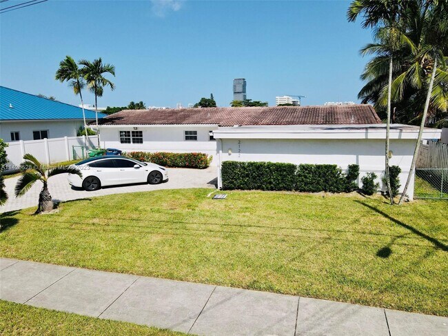 Foto del edificio - 21221 NE 24th Ct