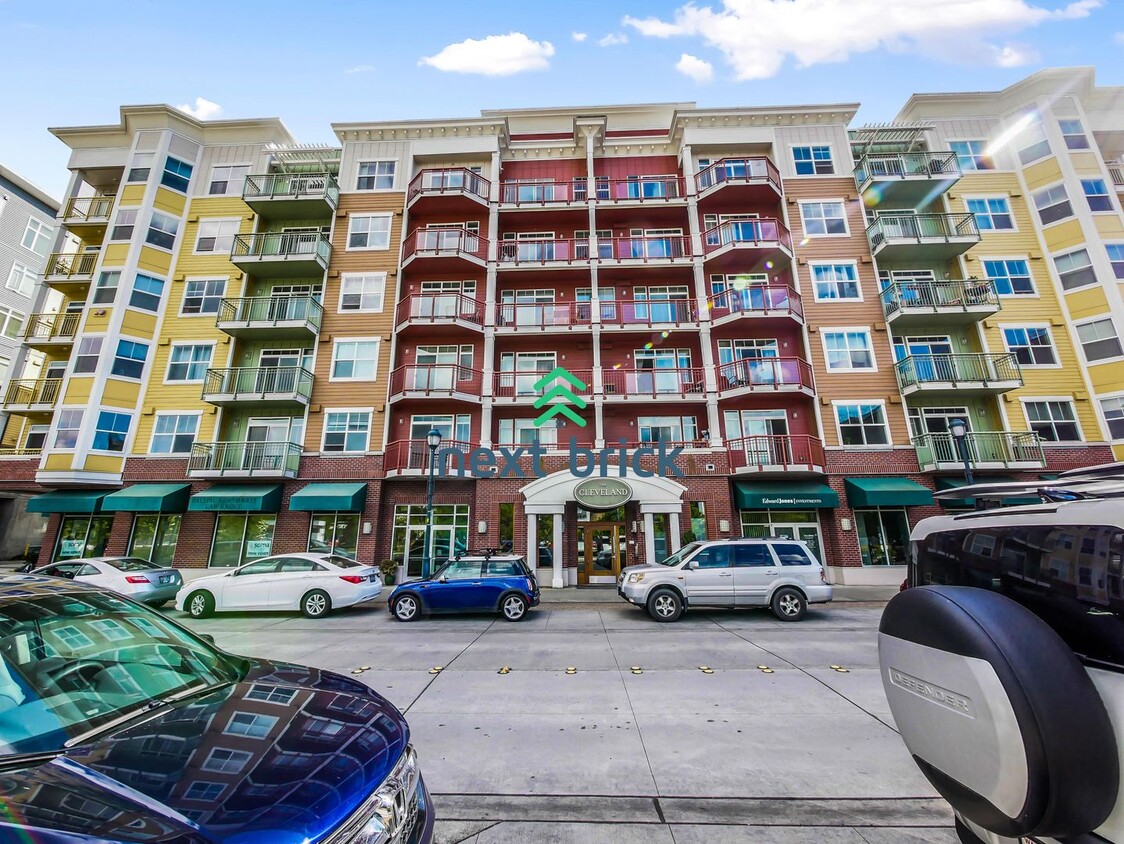 Foto principal - 1 Bed and 1 Bath Stunning Redmond DT Condo...