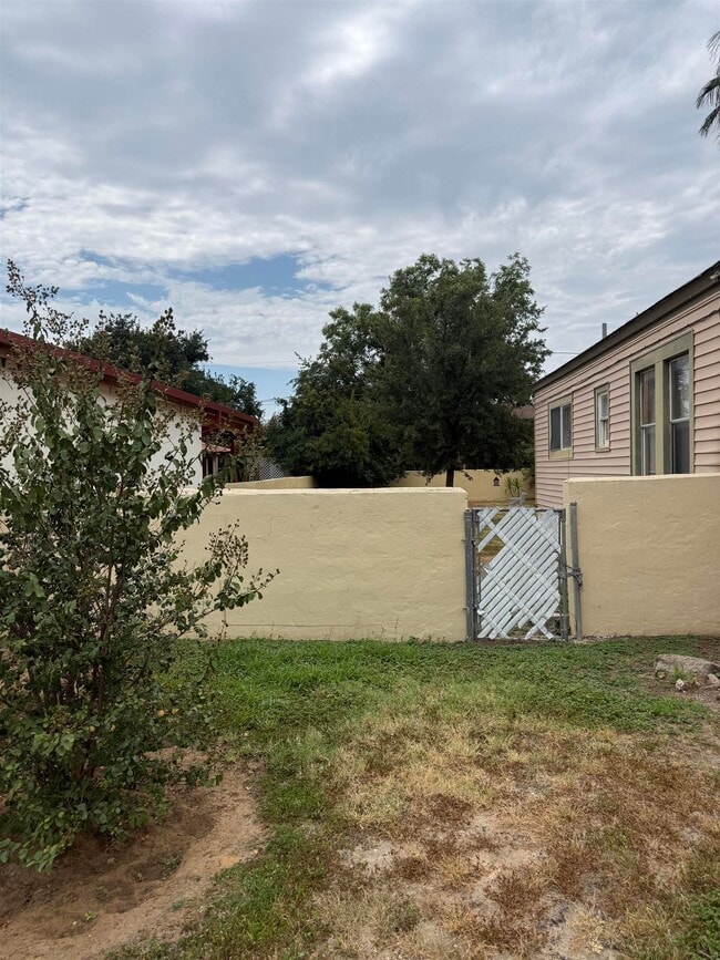 Building Photo - 1801 Galveston St