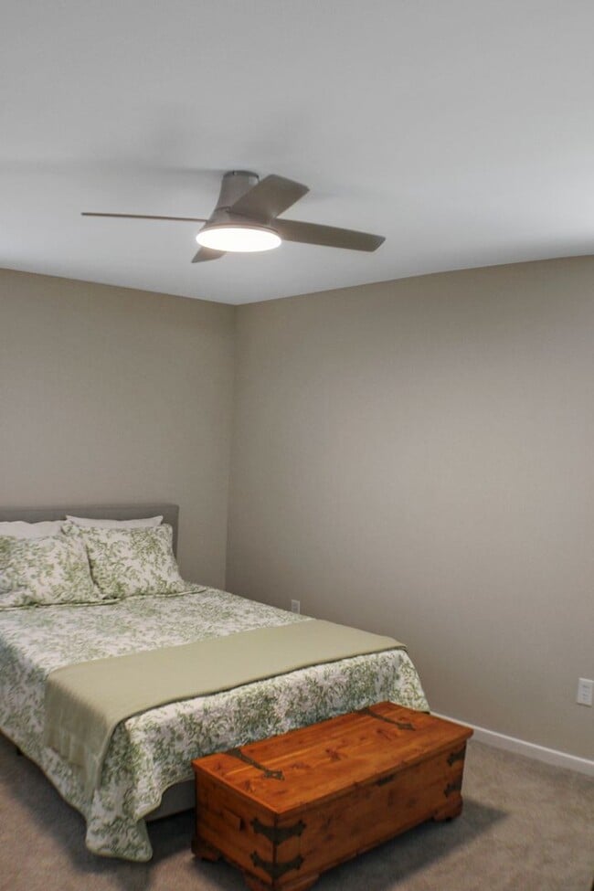 Building Photo - Newly Renovated 3 bed / 2 bath home