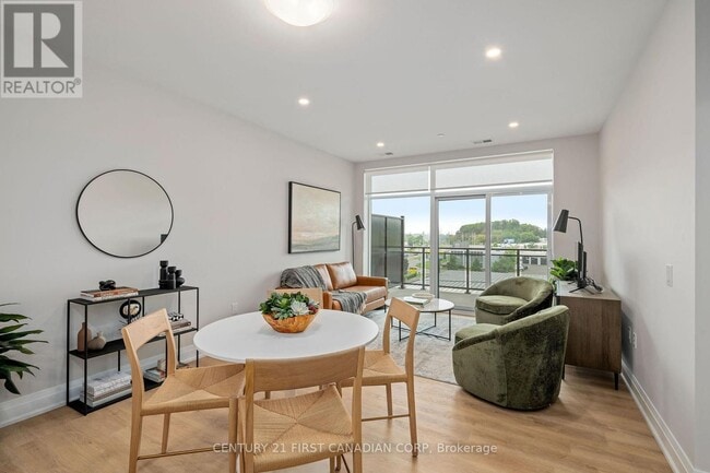 Building Photo - 4286 King St E