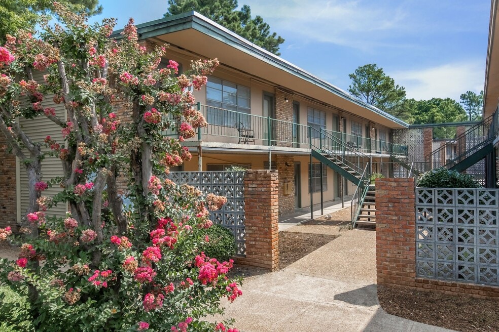 University Gardens Manor