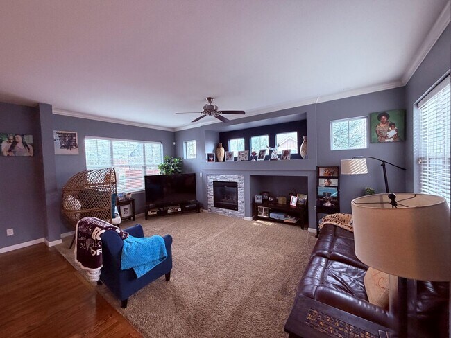 Foto del edificio - Entertainer’s Dream Near Southlands with Home Theater & Backyard Oasis