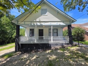 Building Photo - 904 S Salisbury Ave