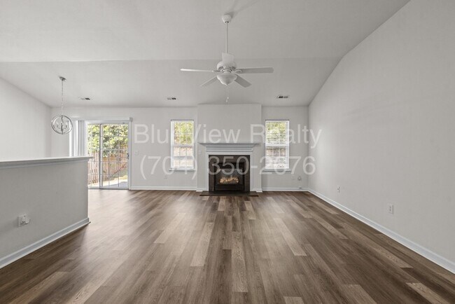 Foto del edificio - Beautiful Ranch House with 3 bed 2 bath ( Ballantyne area )