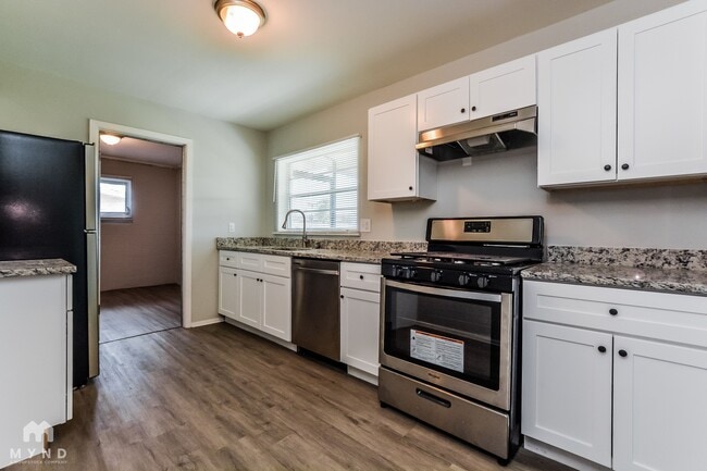 Building Photo - 1102 Orwell Ave